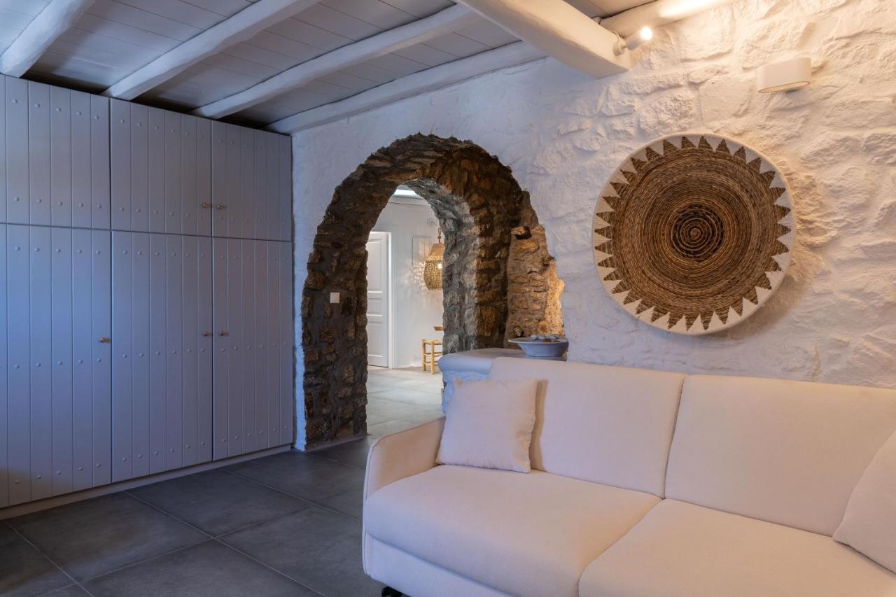 Ava Mykonos *