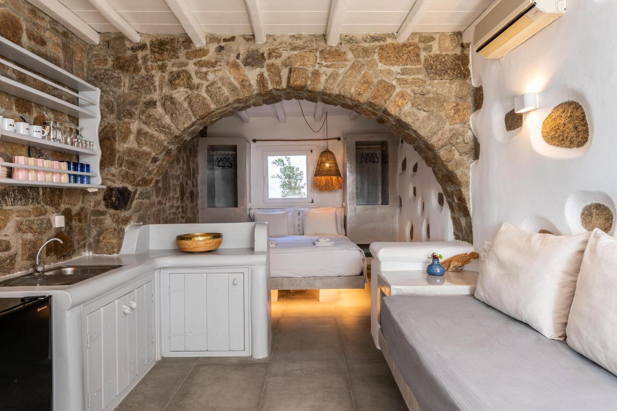 Ava Mykonos *